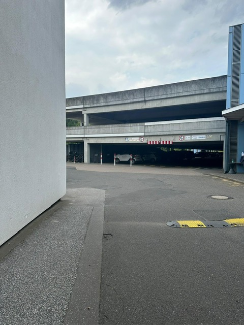 Shuttle Parkhaus Oberdeck Flughafen Hamburg